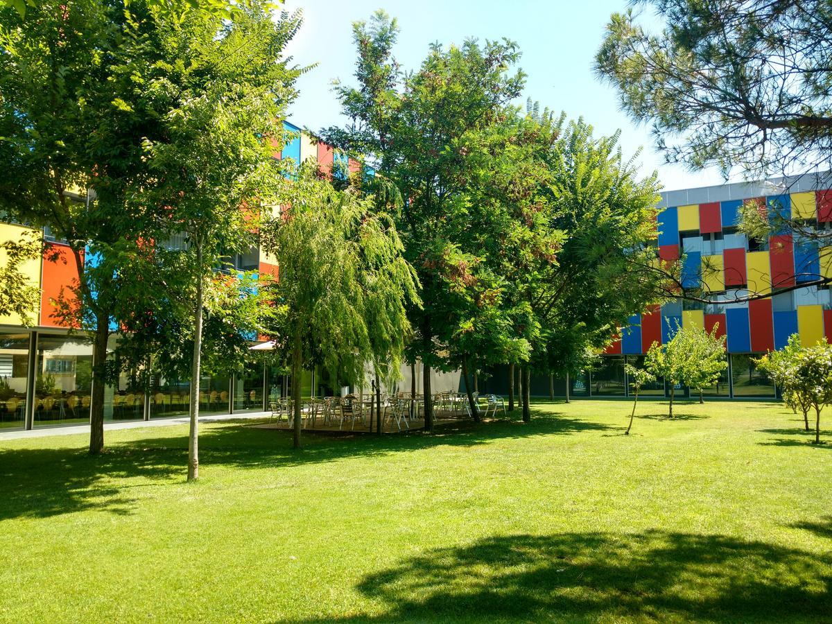Centre Esplai Albergue Эль-Прат-де-Льобрегат Экстерьер фото